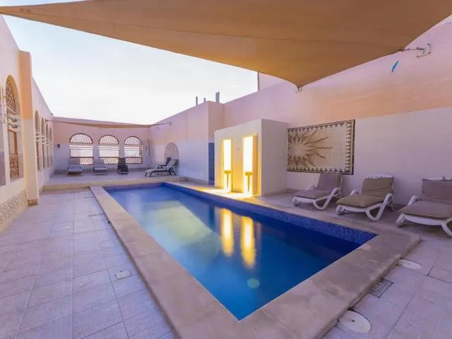 Ewan Ajman Suites (ex. Ewa Suites Hotel Ajman; Coral Residence; Ewan Hotel Apartments), Аджман