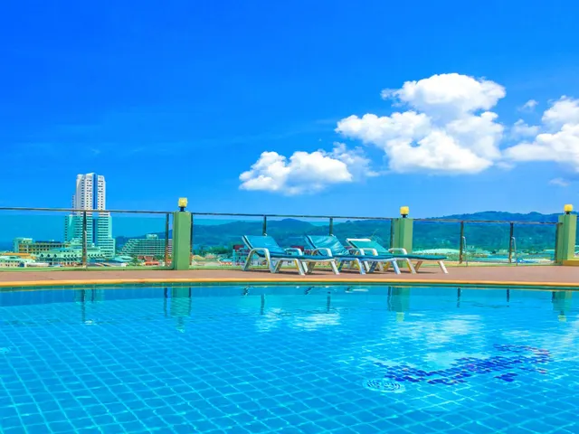 Add Plus Hotel & Spa, Пхукет: Патонг