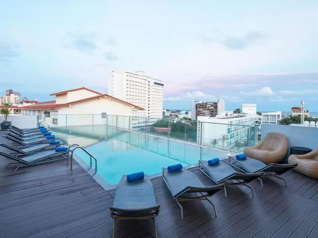 Travelodge Pattaya (ex. Premier Inn Pattaya; Ozo Pattaya), Паттайя