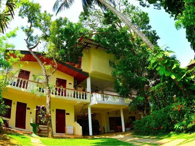 Sea Breeze Guesthouse, Унаватуна