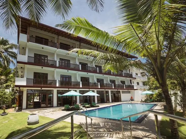 Rockside Beach Resort, Индурува