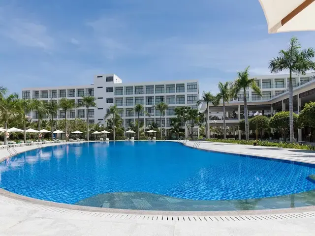 CostaBella Resort (ex. Diamond Bay Condotel & Resort), Нячанг