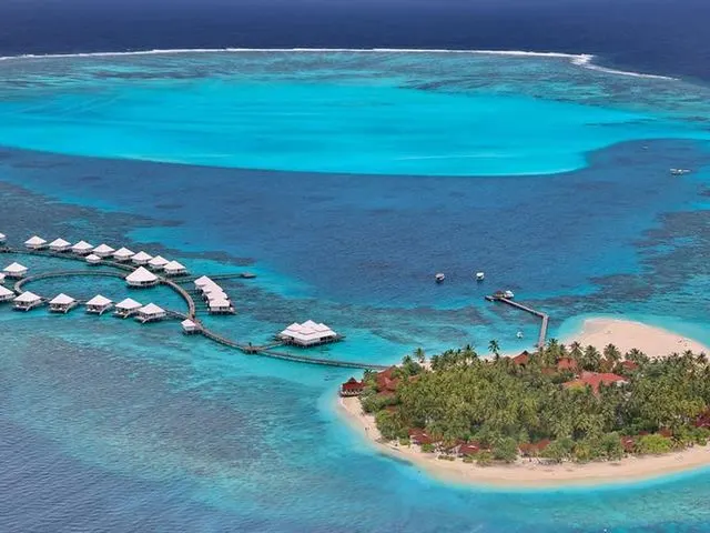 Diamonds Thudufushi Beach & Water Villas, Ари Атолл