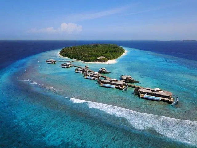 Soneva Fushi Resort (ex. Soneva Fushi By Six Senses), Баа Атолл