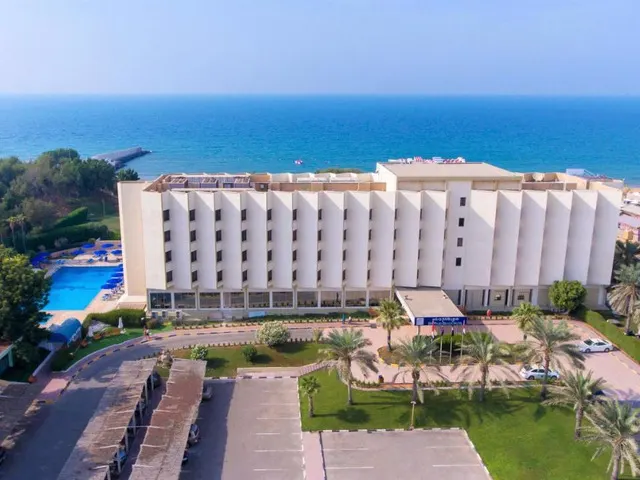 BM Beach (ex. Bin Majid Beach), Рас-эль-Хайма