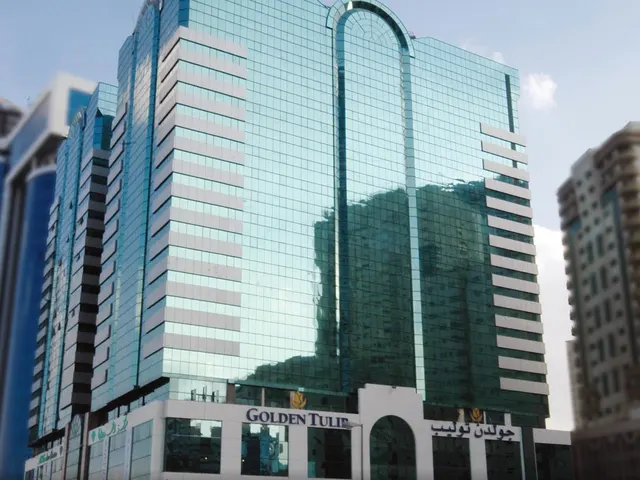 Golden Tulip Sharjah, Шарджа
