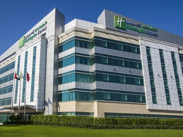 Holiday Inn Express Dubai Airport, Дубай