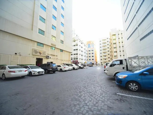 Nejoum Al Emarat (ex. Sahara), Шарджа