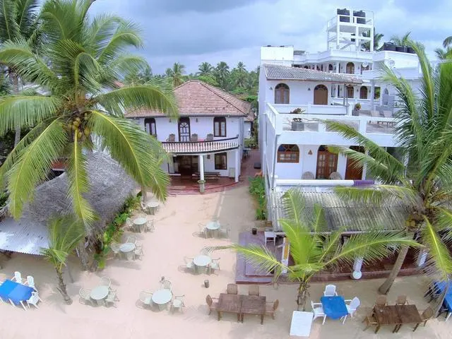 Royal Beach Hotel & Restaurant, Хиккадува