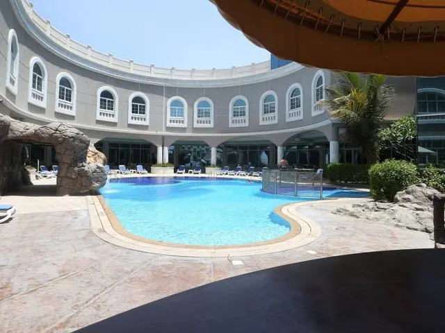 Sharjah Premiere Hotel & Resort, Шарджа