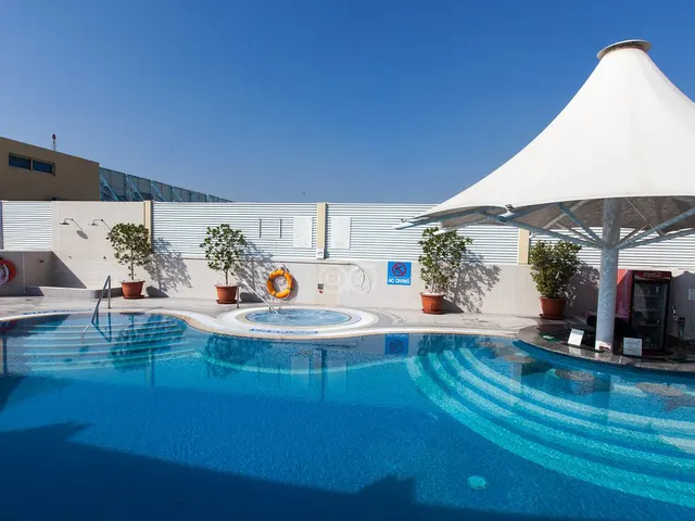Sunday Suites Excelsior (ex. Grand Excelsior; Sheraton Deira), Дубай