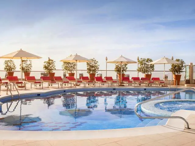 Towers Rotana, Дубай