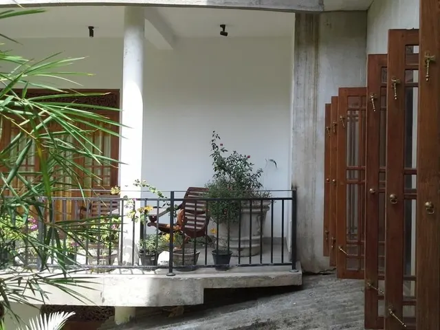 Srimali's Residence, Унаватуна