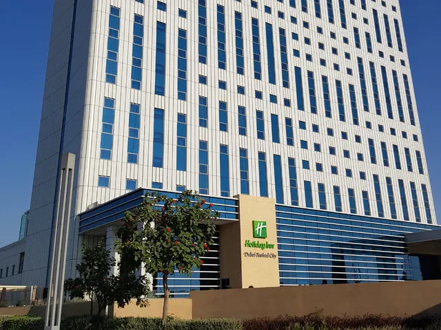 Holiday Inn Dubai Festival City, Дубай