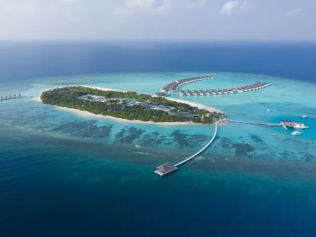 Kuredhivaru Resort & Spa (ex. Movenpick Resort Kuredhivaru Maldives), Нуну (Ноону) Атолл