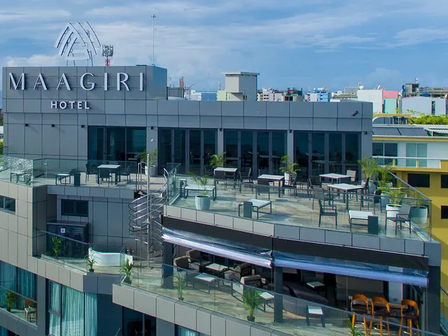 Maagiri, Мале