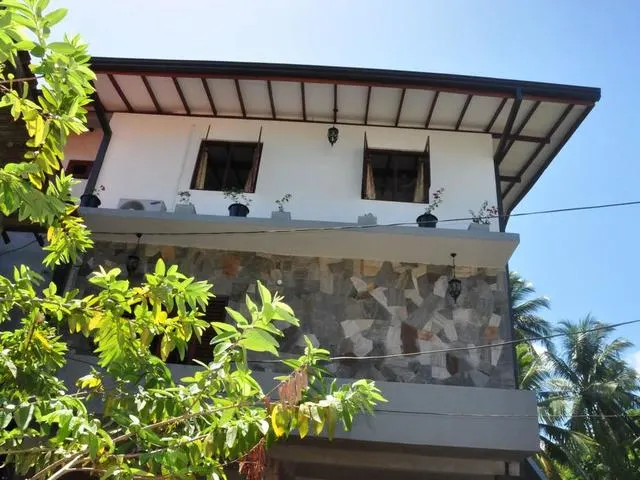Asantha Guest House, Унаватуна