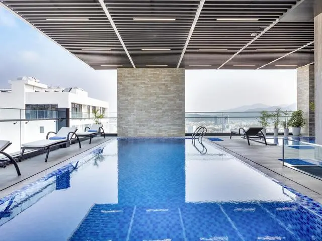 Emerald Bay Hotel & Spa, Нячанг