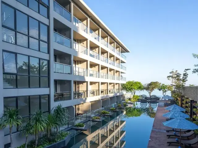 Mayaana Beach Resort Pattaya (ex. Golden Tulip Pattaya Beach Resort), Паттайя