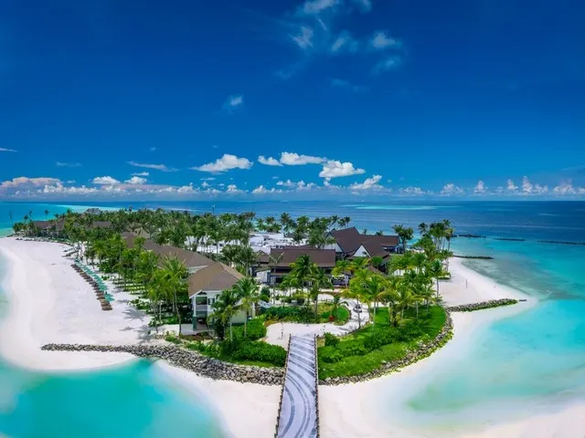 SAii Lagoon Maldives, Curio Collection By Hilton, Южный Мале Атолл