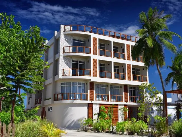 Velana Beach, Мале
