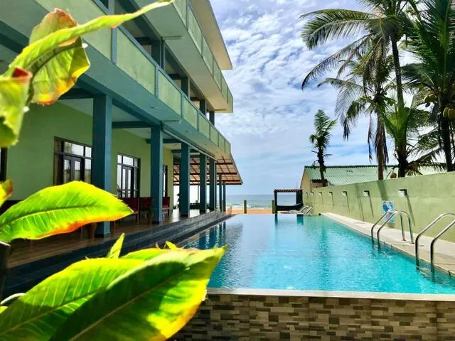 Serenade Beach Hotel, Хиккадува