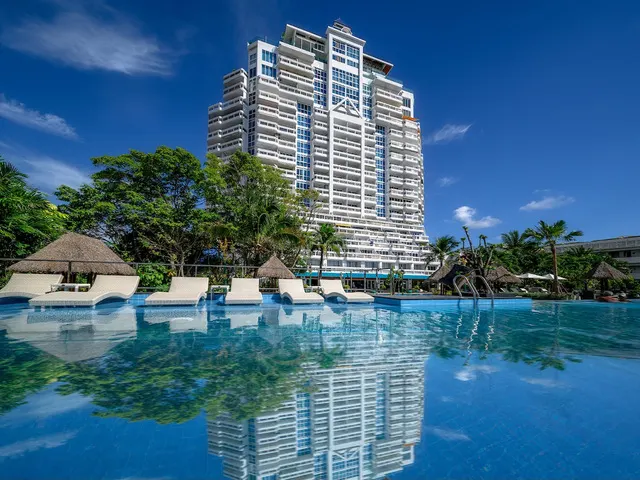 Andaman Beach Suites, Пхукет: Патонг