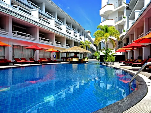 Radisson RED Phuket Patong Beach (ex. Swissotel Resort Phuket Patong Beach; Dusit D2 Phuket Resort), Пхукет: Патонг