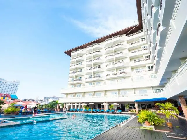Jomtien Thani, Паттайя