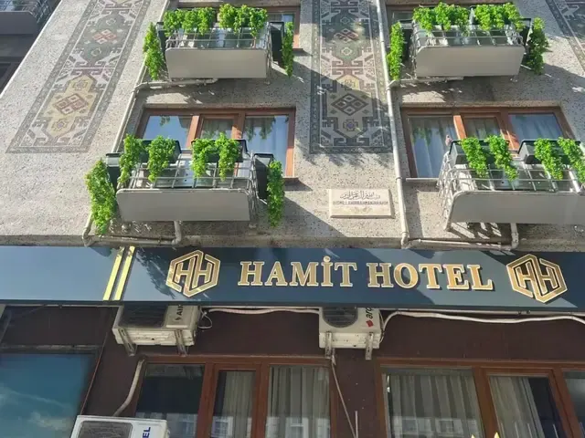 Hamit, Стамбул