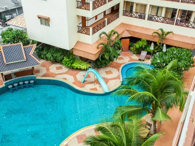 Phuphaya Resort, Паттайя