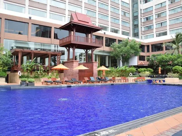 Ramada Plaza Menam Riverside, Бангкок
