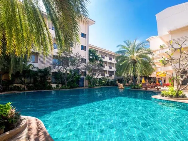 Sea Breeze Jomtien Resort, Паттайя
