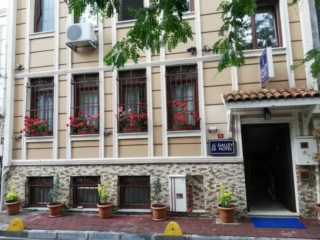 Galley, Стамбул