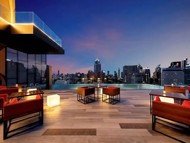 Novotel Bangkok Sukhumvit 4, Бангкок