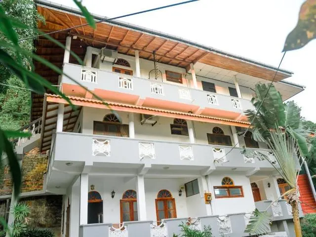 Rock House, Унаватуна