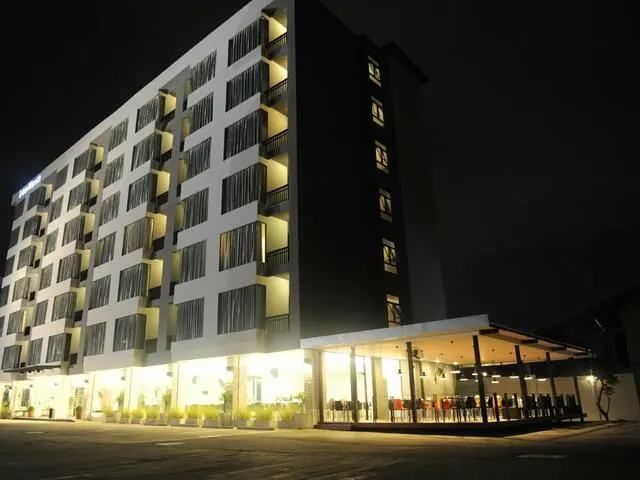 Leenova Hotel, Бангкок
