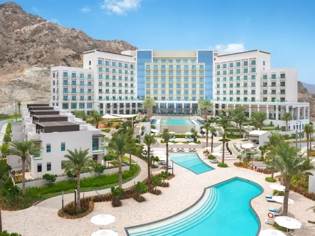 Address Beach Resort Fujairah, Фуджейра