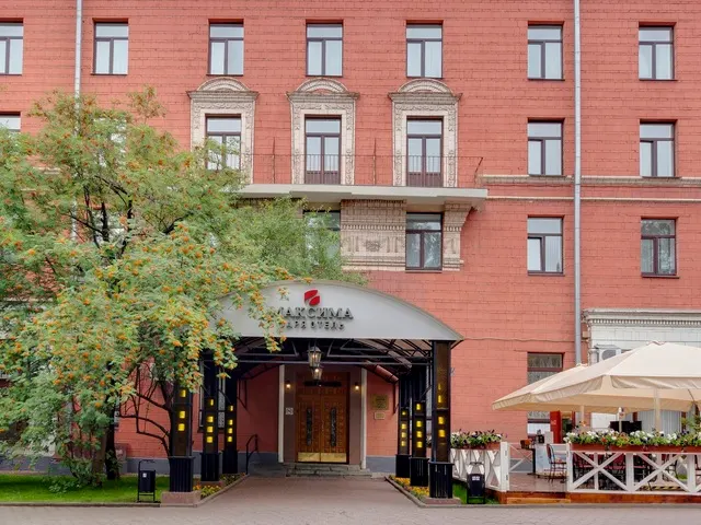 Максима Заря (Maxima Zarya), Москва