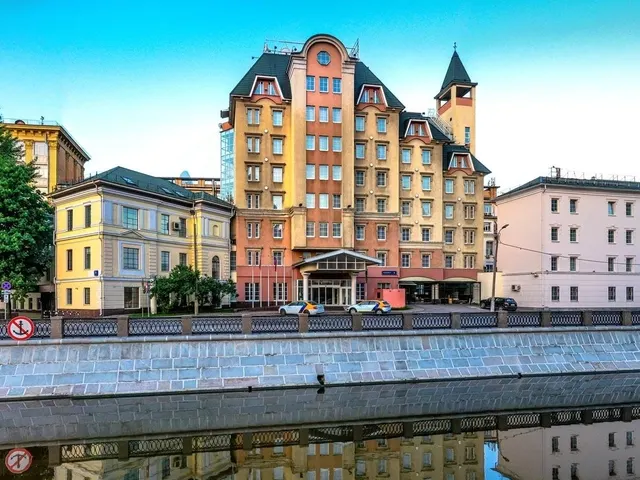 Rosso Riva (ex. Катерина-Сити), Москва