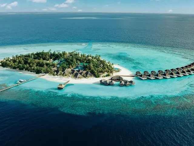 Nova Maldives (ex. T Club Vakarufalhi; Vakarufalhi Island Resort), Ари Атолл