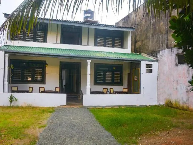 J L H Villa (ex. JLH Beach; Whispering Palms), Хиккадува
