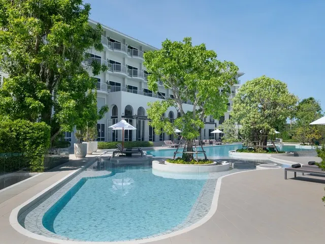 Cross Pattaya Pratamnak, Паттайя
