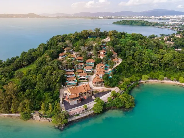 Sinae Phuket Luxury, Пхукет (город)