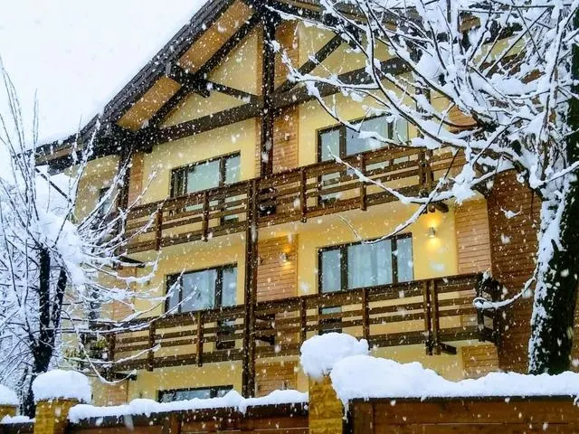 Вверх (Vverh), Красная Поляна: Эсто-Садок