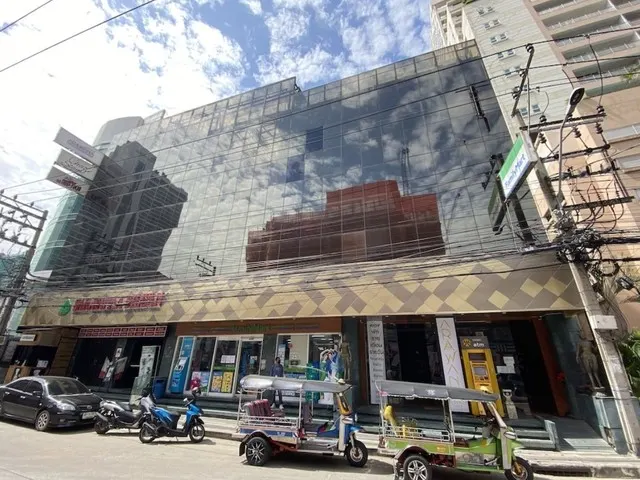Arawana Regency Park Sukhumvit, Бангкок