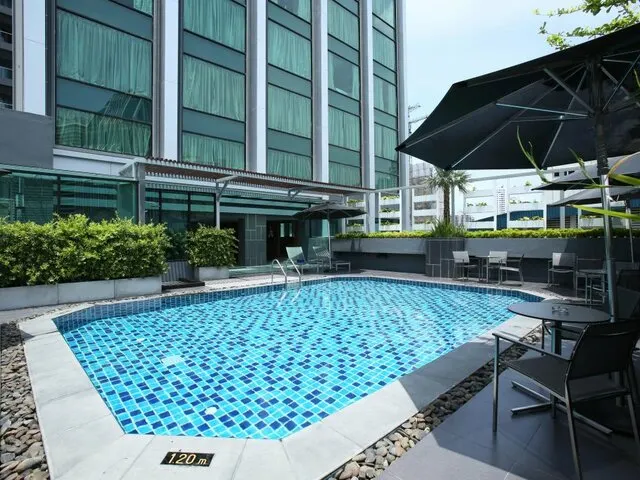 Ramada By Wyndham Bangkok Sukhumvit 11 (ex. Grand Swiss; Swiss Park Bangkok), Бангкок