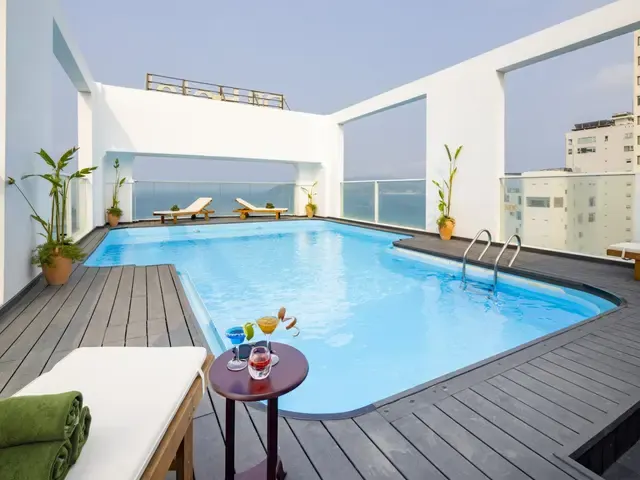 DB Hotel (ex. Begonia; Hanoi Golden 3), Нячанг