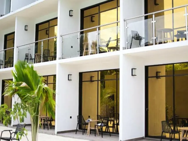 Ahola Thoddoo (ex. Thoddoo Island Hotel; Holiday Cottage Block B), Ари Атолл