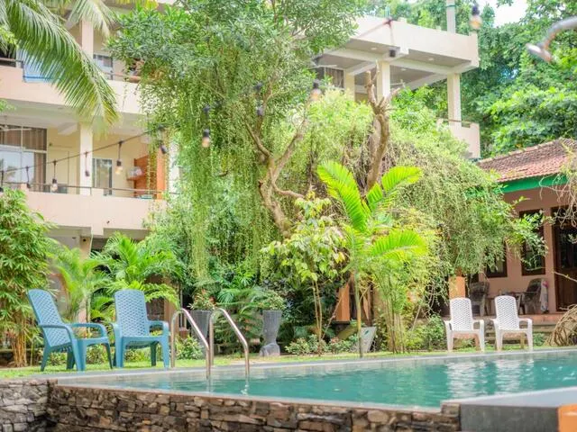 Monkey Villa, Хиккадува